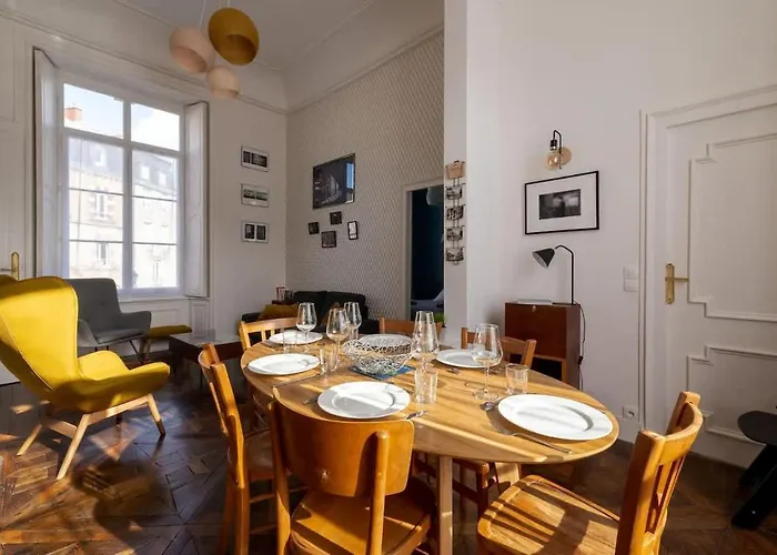 דירה Le Scenario - Appt Center With Parking קרנטן