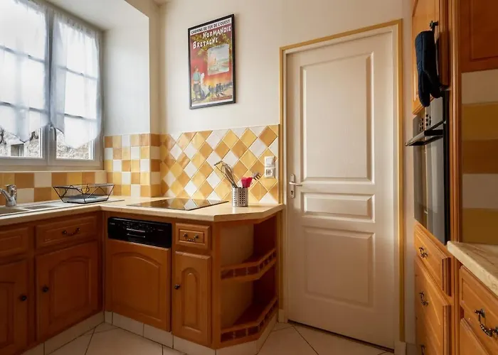 Le Scenario - Appt Center With Parking *